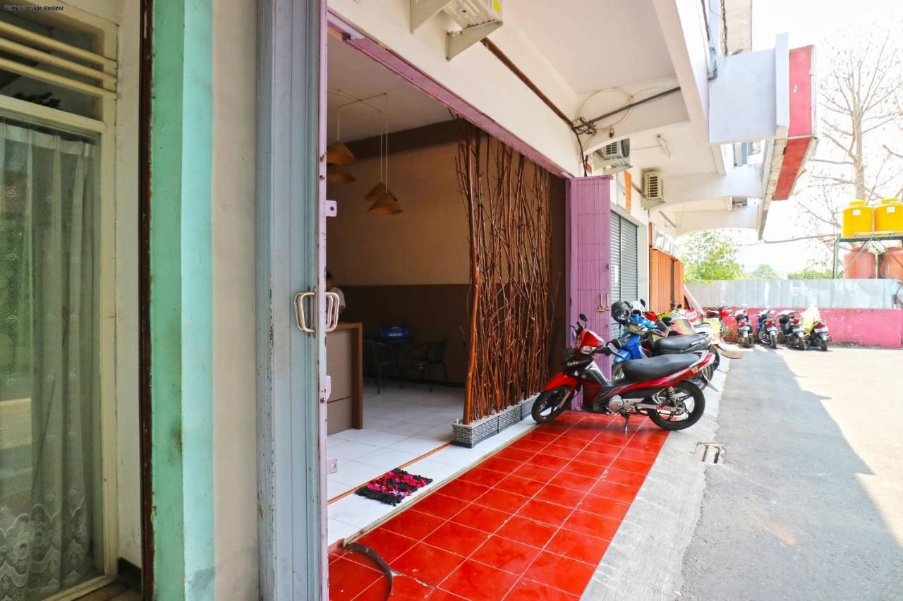 Pondok Backpacker City Square Malang Exterior photo