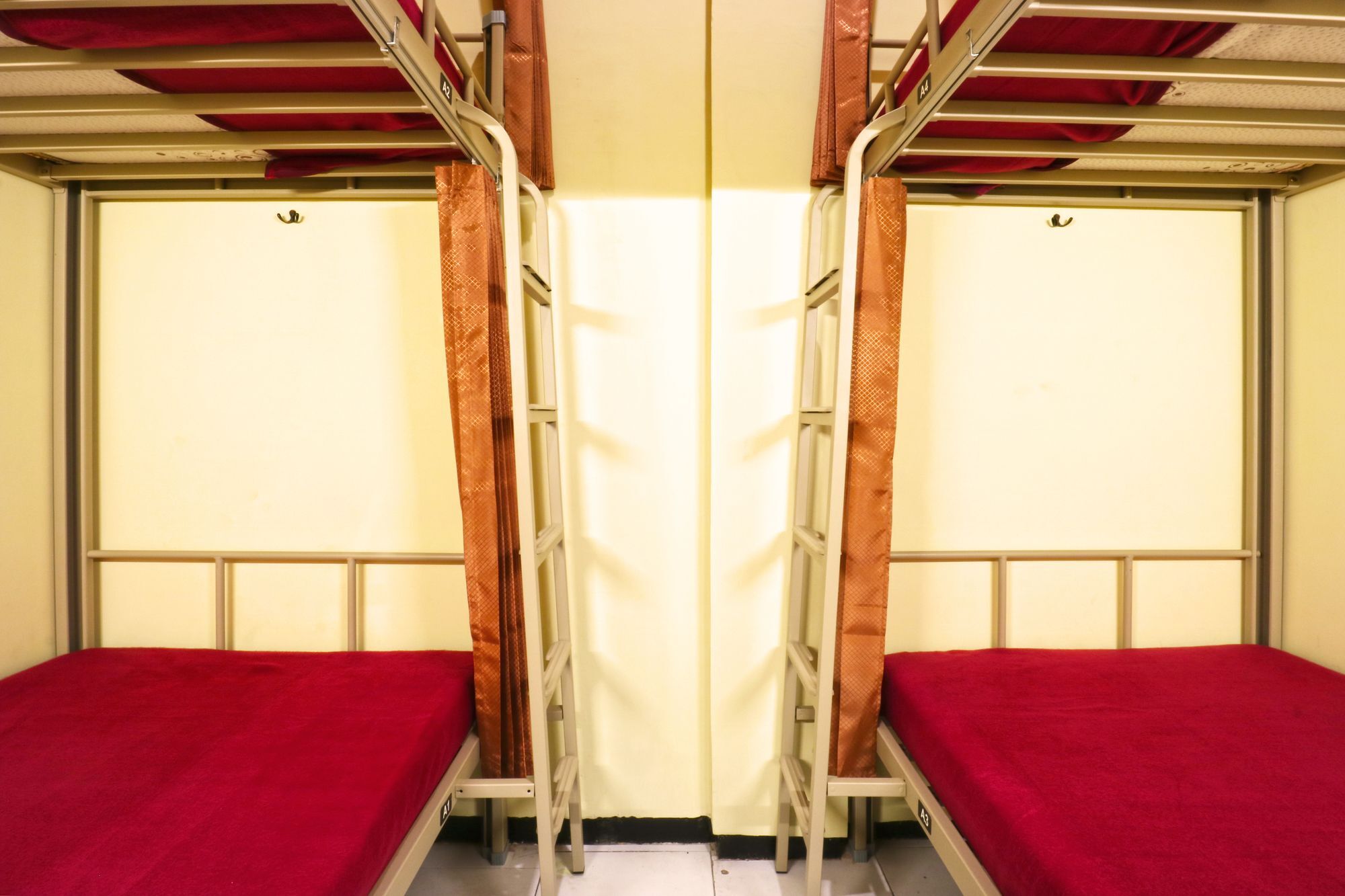 Pondok Backpacker City Square Malang Exterior photo